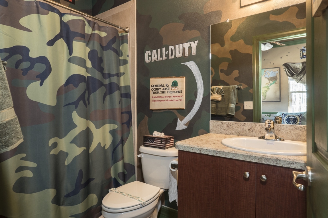 war_games_bathroomlarge